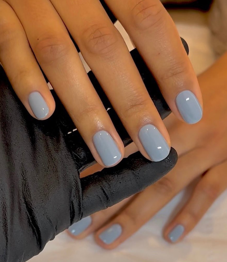 Short Grey Nails with Blue Shade
