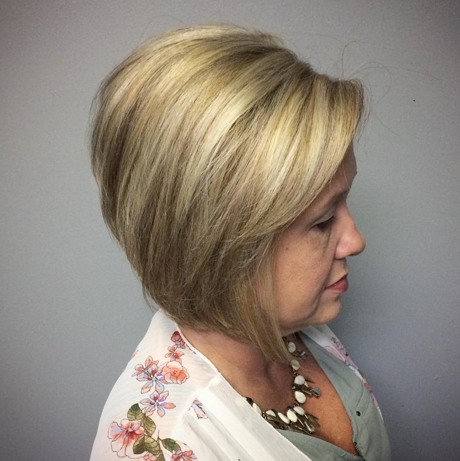 Elegant Wedge Hairstyle Over 50